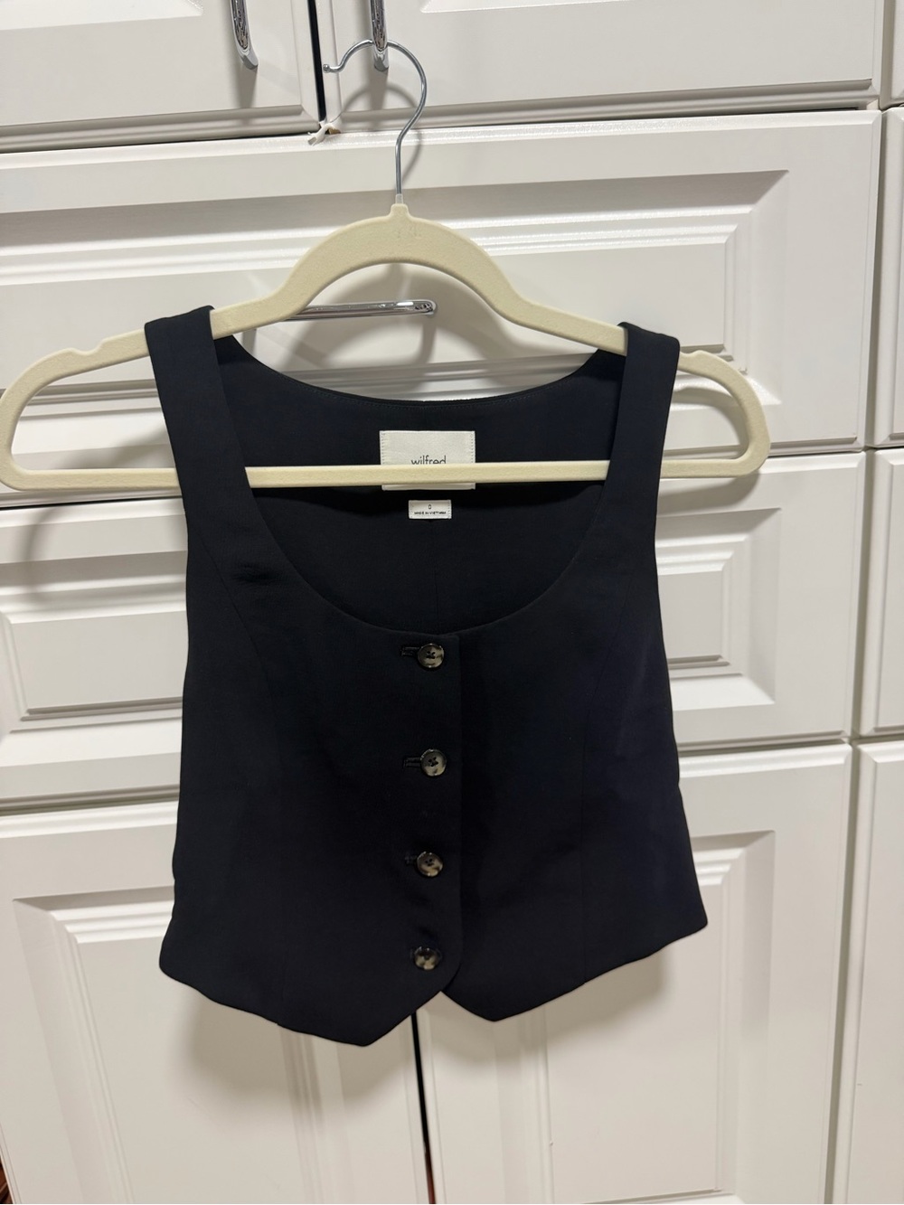 Wilfred Black Button-Front Cropped Vest